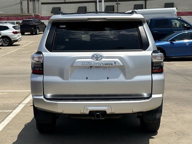 Used 2022 Toyota 4Runner SR5 Premium w/ Moonroof Package RWD image 5