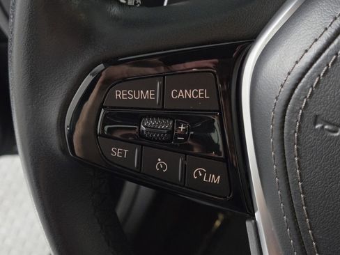 Used 2023 BMW 530i w/ Convenience Package image 30