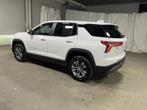 Used 2026 Chevrolet Equinox LT FWD image 5