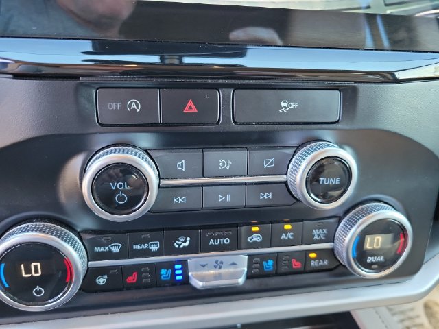 Used 2024 Ford Expedition Limited RWD image 23