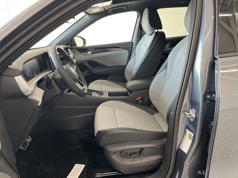 New 2026 Volkswagen Tiguan SE R-Line AWD/4WD image 13