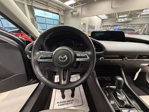 Used 2022 MAZDA MAZDA3 s image 11
