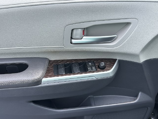 Certified 2024 Toyota Sienna XLE FWD image 21