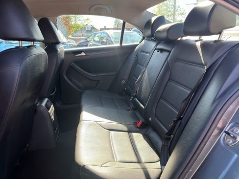 Used 2012 Volkswagen Jetta SE FWD image 16