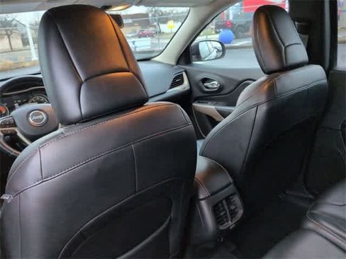 Used 2018 Jeep Cherokee Limited w/ Trailer Tow Group image 19