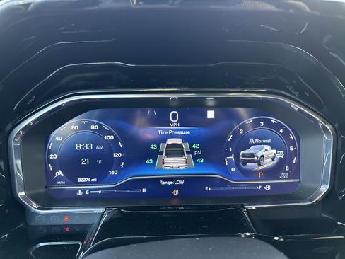 Used 2022 Chevrolet Silverado 1500 LT Trail Boss w/ Convenience Package II image 17