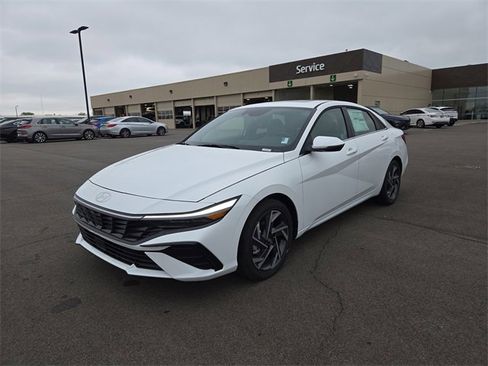 New 2025 Hyundai Elantra Limited image 2