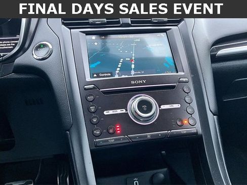 Used 2018 Ford Fusion Titanium image 9