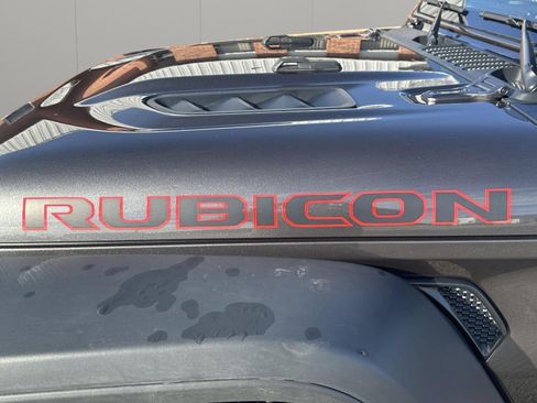 Used 2024 Jeep Wrangler Unlimited Rubicon image 39