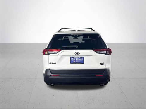 Used 2022 Toyota RAV4 XLE image 7
