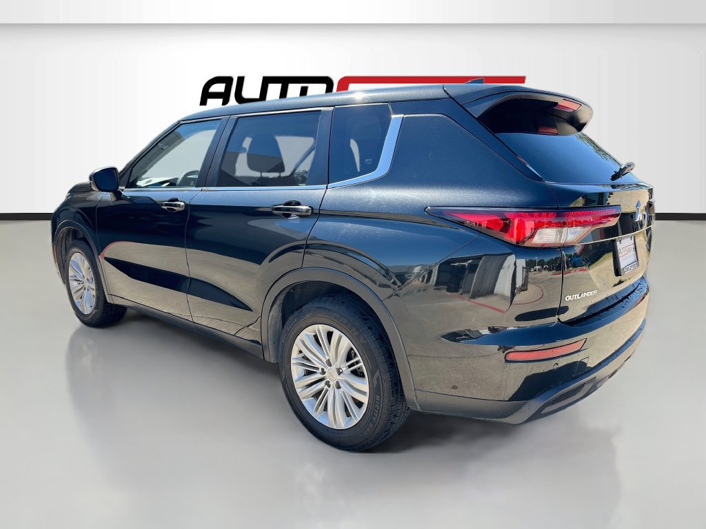 Used 2024 Mitsubishi Outlander ES AWD/4WD image 5