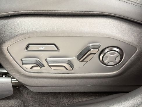 Used 2025 Hyundai Santa Fe Calligraphy FWD image 14