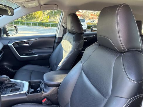 Used 2021 Toyota RAV4 XLE image 20