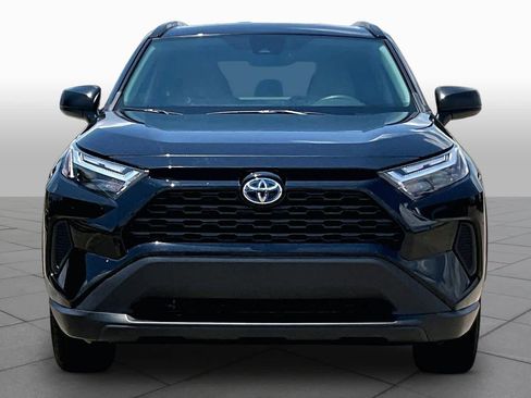 Used 2024 Toyota RAV4 LE AWD/4WD image 4