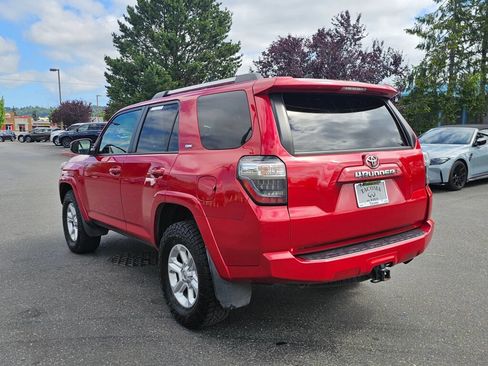 Used 2022 Toyota 4Runner SR5 AWD/4WD image 5