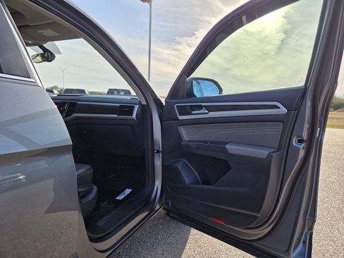 Used 2022 Volkswagen Atlas SE image 17