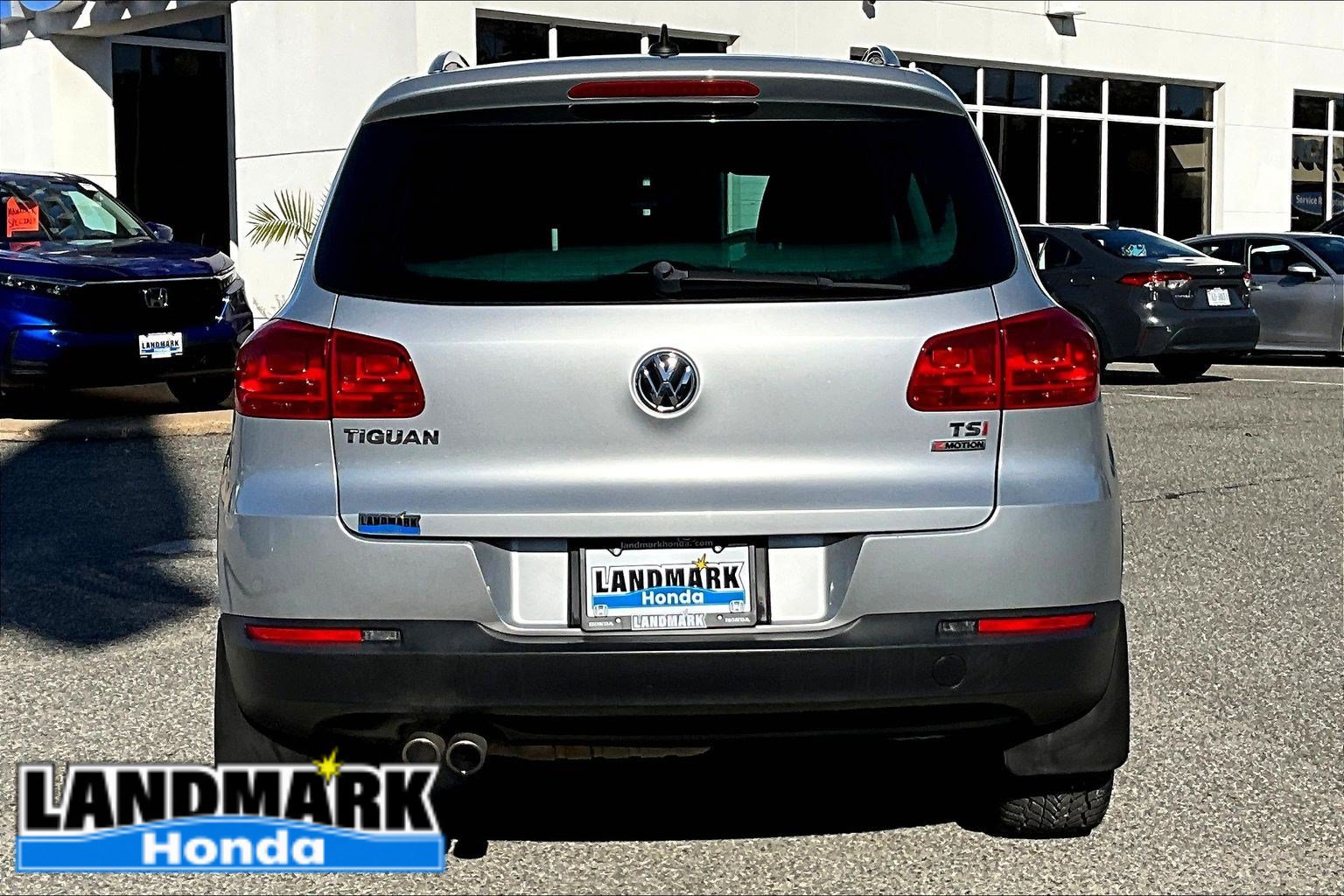 Used 2017 Volkswagen Tiguan Wolfsburg Edition AWD/4WD image 4