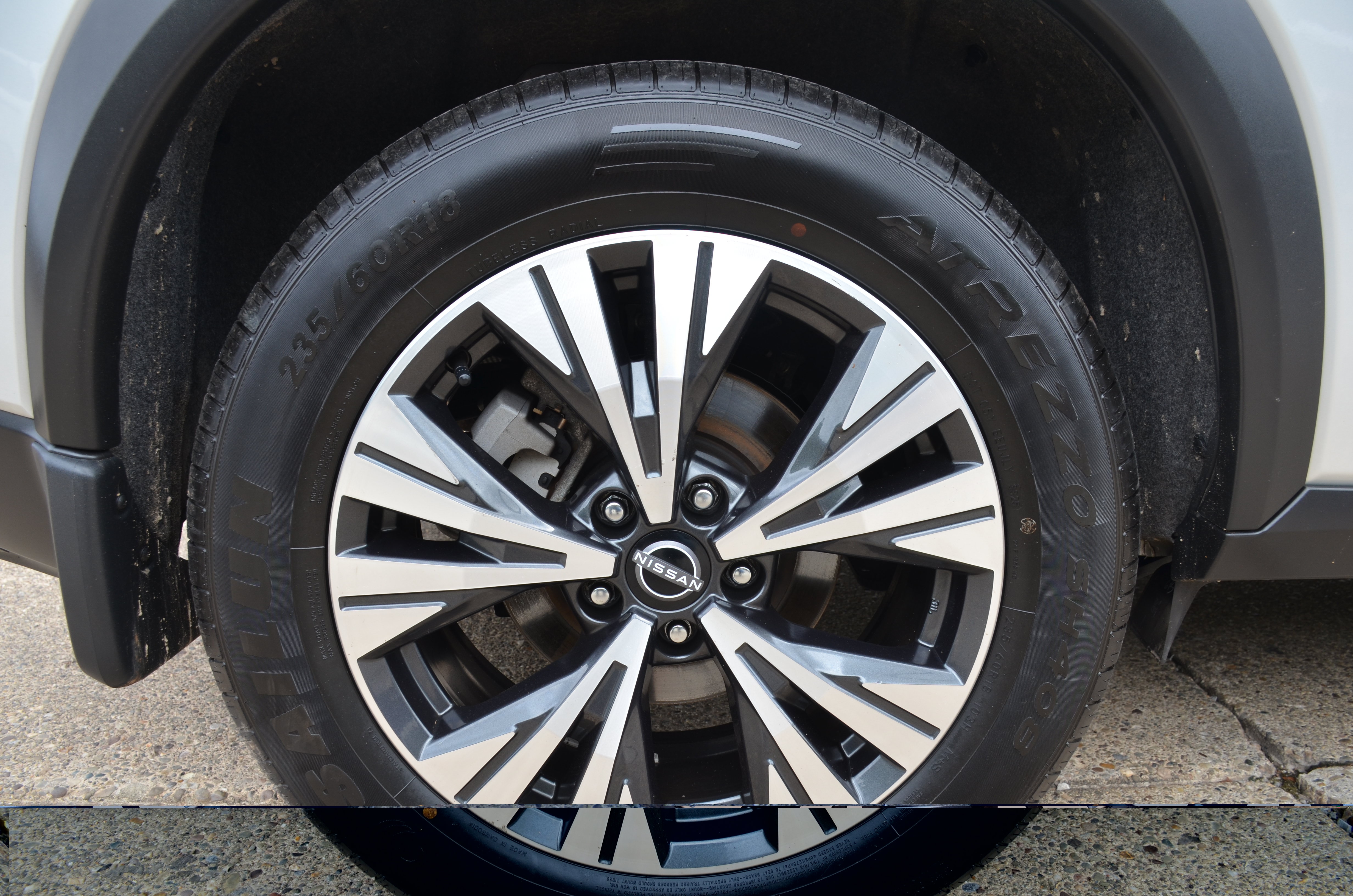 Used 2023 Nissan Rogue SV AWD/4WD image 18