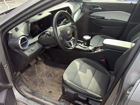 Used 2024 Chevrolet Trax LT w/ Driver Confidence Package image 14