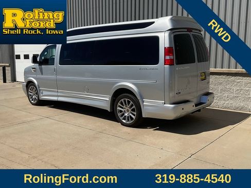 Used 2019 GMC Savana 2500 Extended RWD image 3
