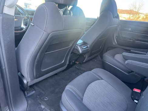 Used 2014 Chevrolet Traverse LT image 33