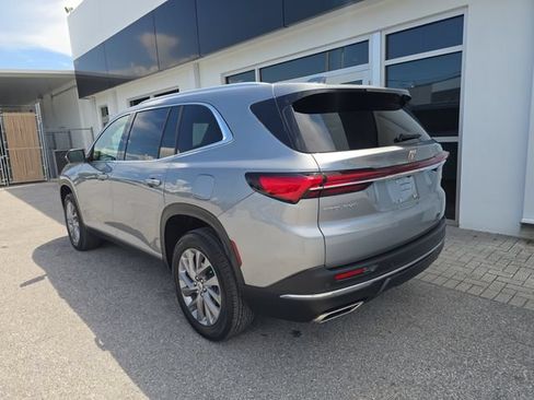 Certified 2025 Buick Enclave Preferred FWD image 5