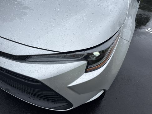 Used 2023 Toyota Corolla LE FWD image 6