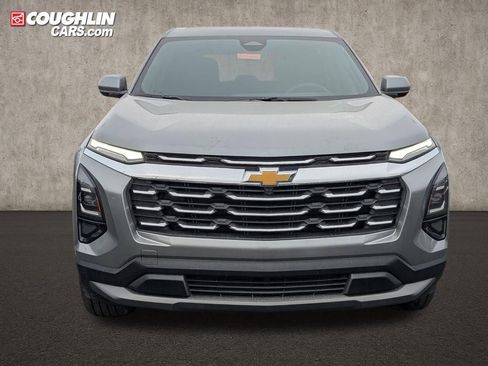 New 2026 Chevrolet Equinox LT image 2