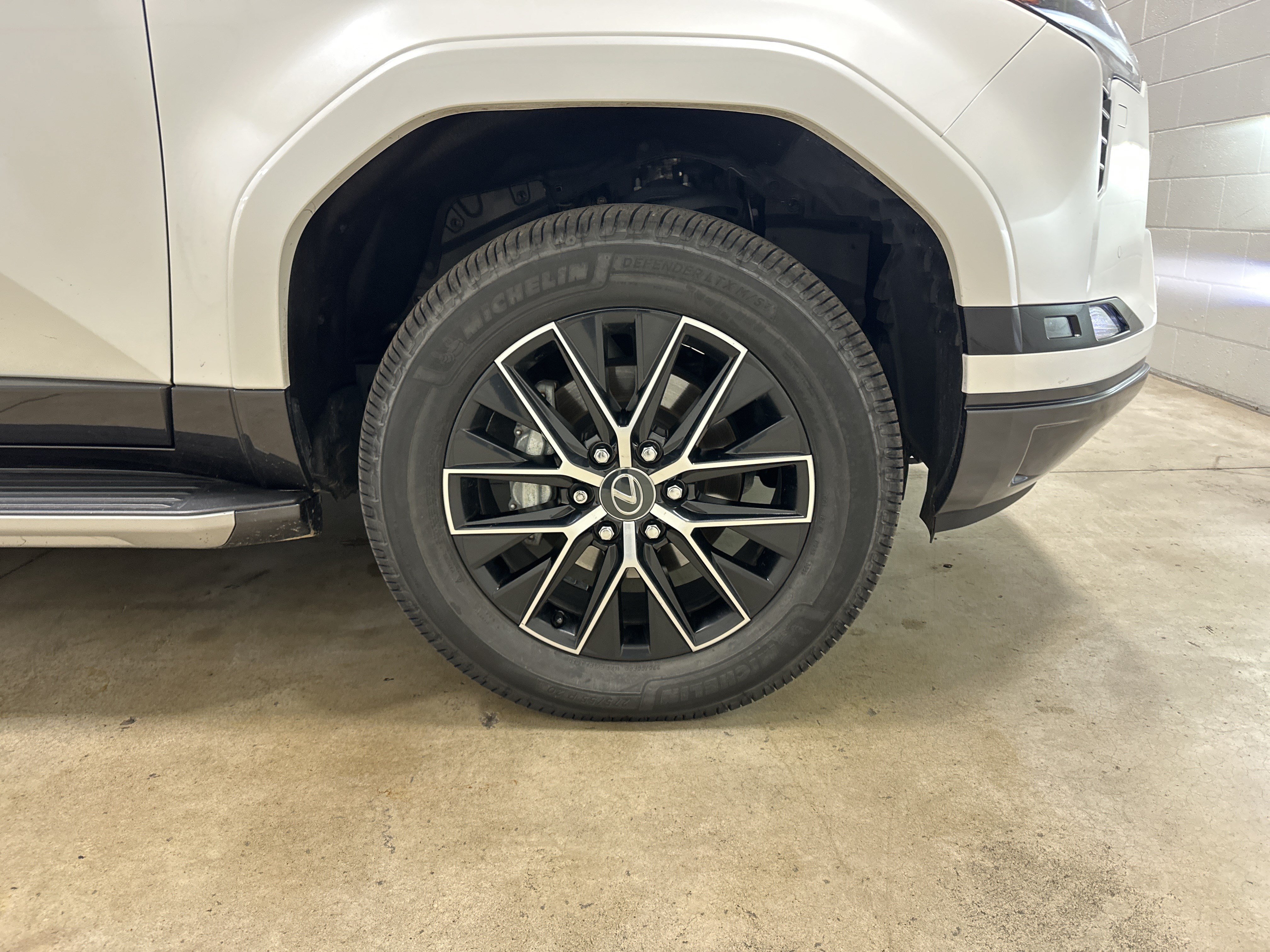 Certified 2024 Lexus GX 550 w/ Accessory Package (Z1) AWD/4WD image 13