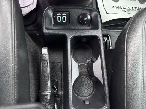 Used 2021 Ford Transit Connect XL image 25