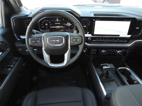 New 2026 GMC Sierra 1500 SLT image 12