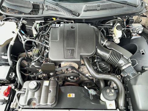 Used 2004 Lincoln Town Car Ultimate RWD image 28