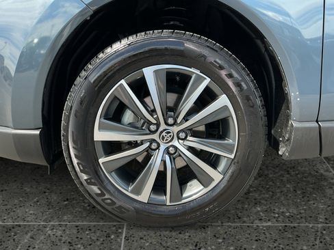 Certified 2024 Toyota Venza LE AWD/4WD image 13