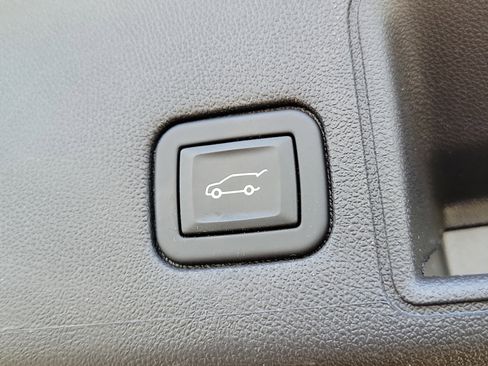 Used 2023 GMC Terrain AT4 w/ Infotainment Package II image 9