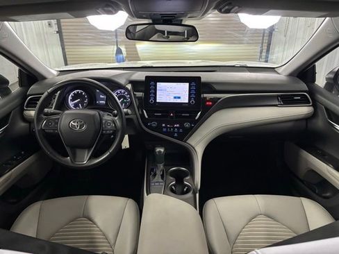 Used 2022 Toyota Camry SE image 13