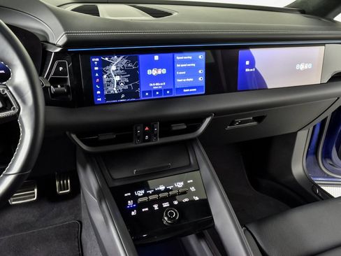 Certified 2025 Porsche Macan Turbo Electric image 13