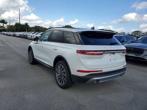 New 2026 Lincoln Corsair Reserve image 3