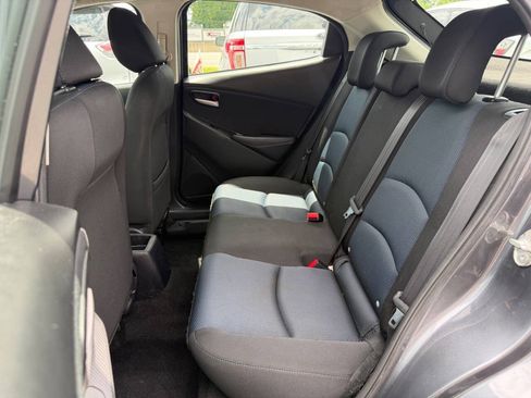Used 2020 Toyota Yaris LE FWD image 10