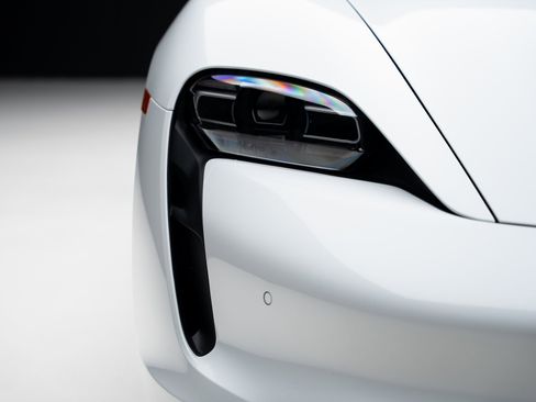 Used 2023 Porsche Taycan w/ Premium Package image 8