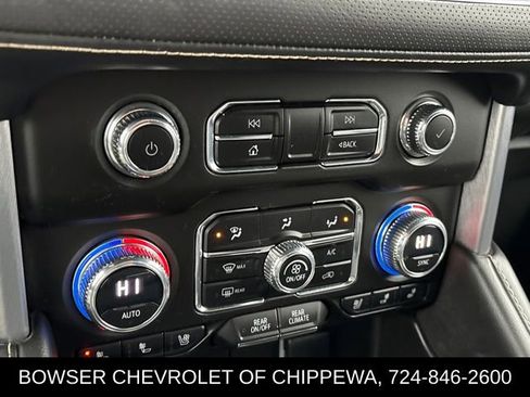 Certified 2023 GMC Yukon SLT w/ SLT Luxury Package image 17