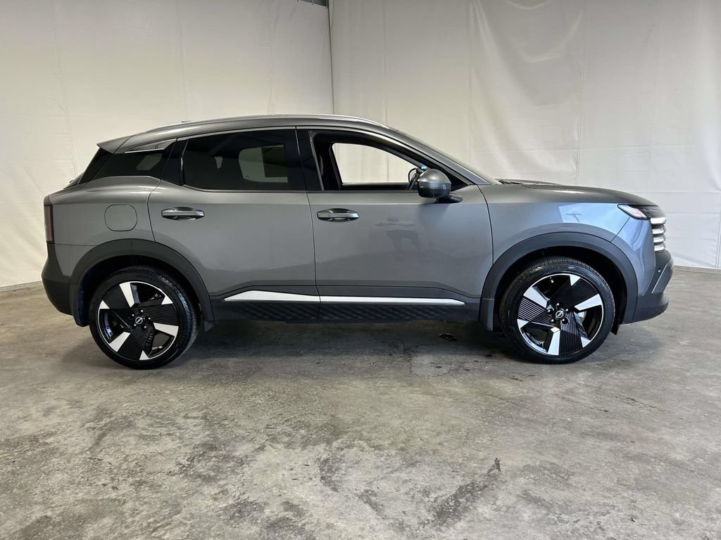 Used 2025 Nissan Kicks SR AWD/4WD image 2