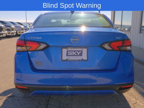 Used 2023 Nissan Versa SV image 7