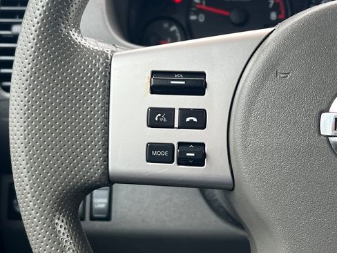 Used 2016 Nissan Frontier SV image 28