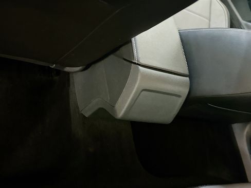 Used 2025 Volkswagen Jetta SE FWD image 28