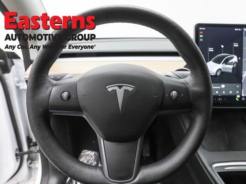 Used 2021 Tesla Model Y Long Range image 10