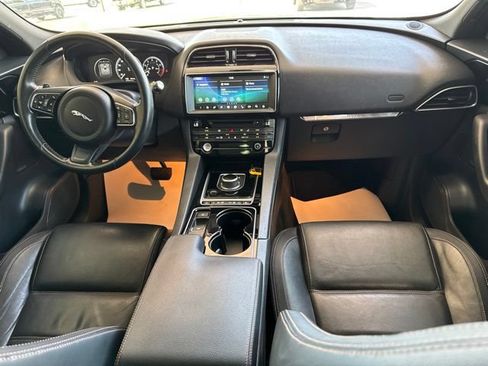 Used 2017 Jaguar F-PACE Prestige AWD/4WD image 26