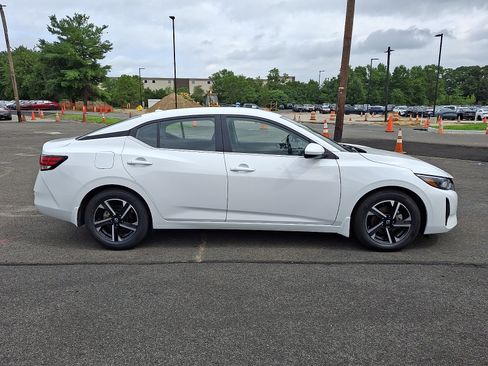 Certified 2025 Nissan Sentra SV FWD image 8