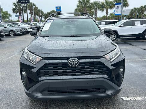 Used 2020 Toyota RAV4 XLE Premium FWD image 3