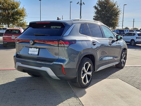 New 2026 Volkswagen Tiguan SE image 3