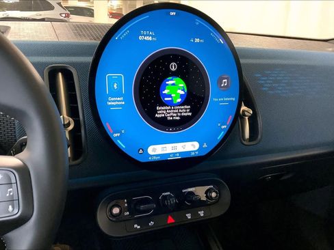 Used 2025 MINI Cooper Countryman SE w/ Comfort Package Max image 6